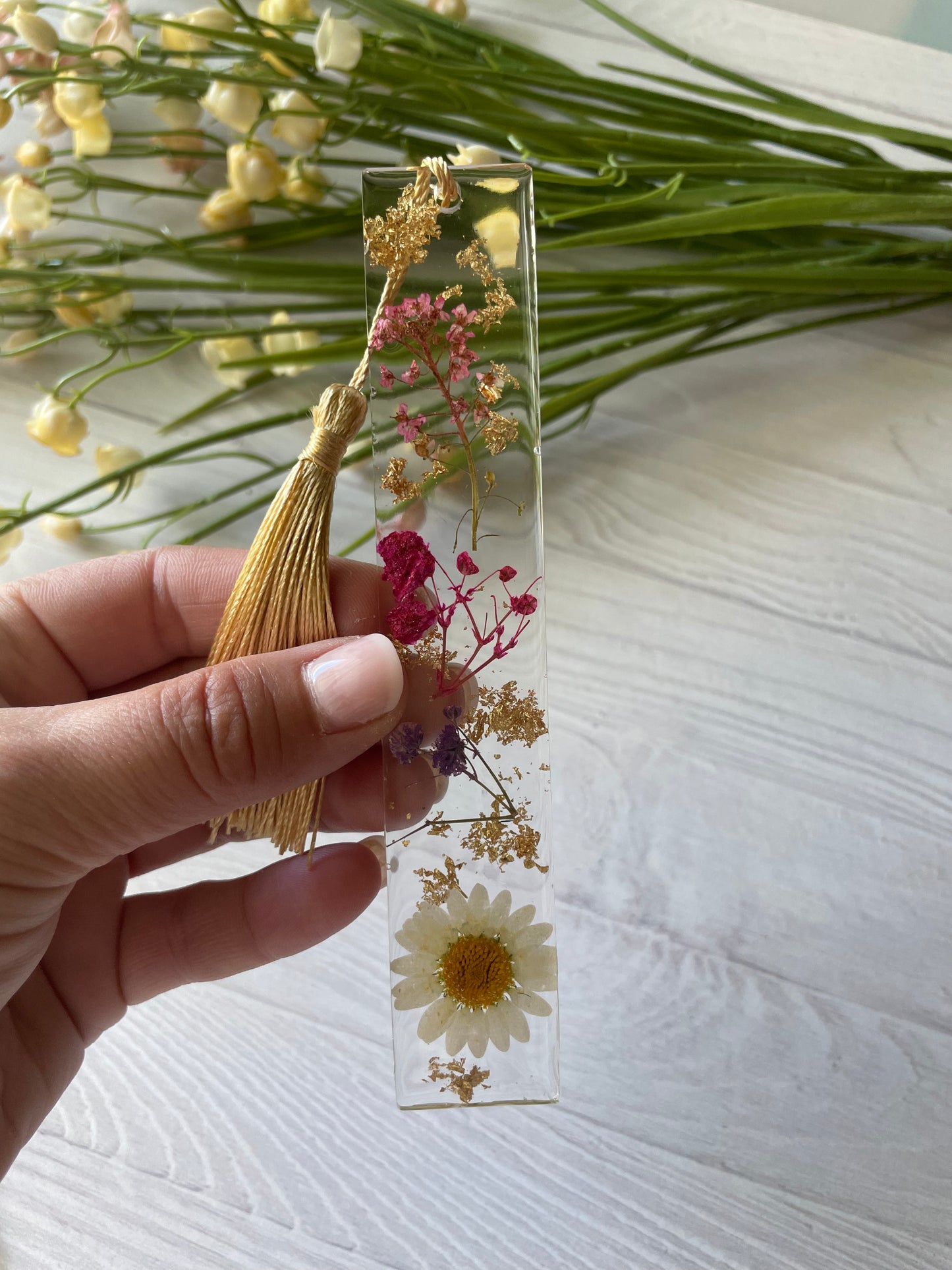 Pressed Flower Resin Bookmark – Full-Size Botanical Bookmark with Spring Florals
