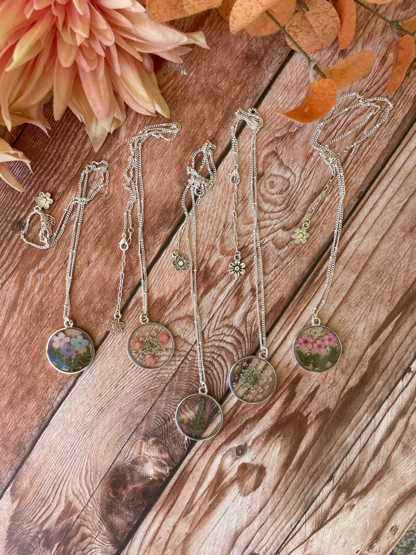 Flower of Grace Necklaces (Silver)