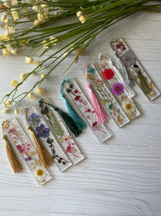 Pressed Flower Resin Bookmark – Full-Size Botanical Bookmark with Spring Florals